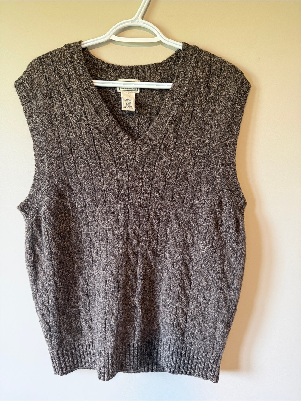 L.L. Bean Men's Brown V-Neck Shetland Wool Cable Knit Sweater Preppy Size L